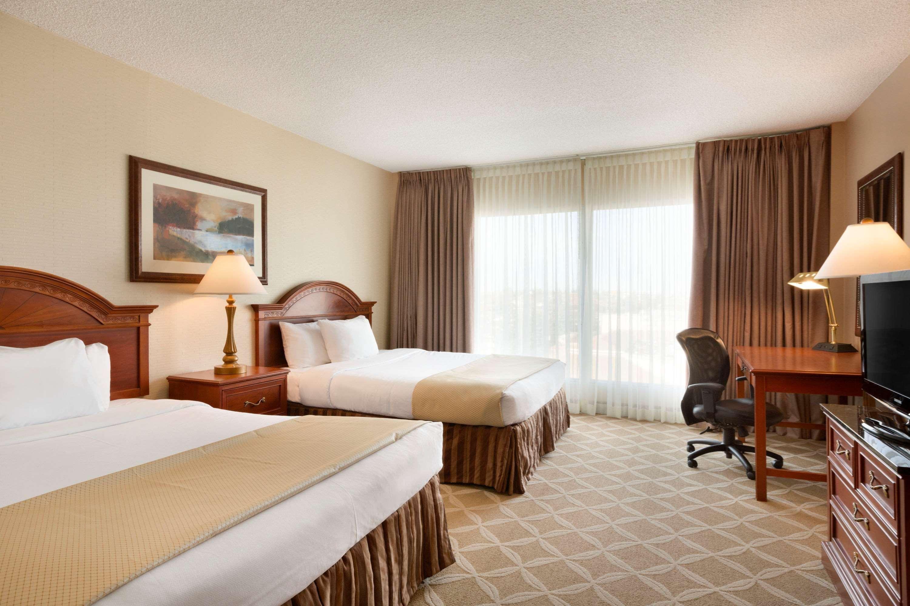 Border Inn & Suites Lloydminster Exteriör bild