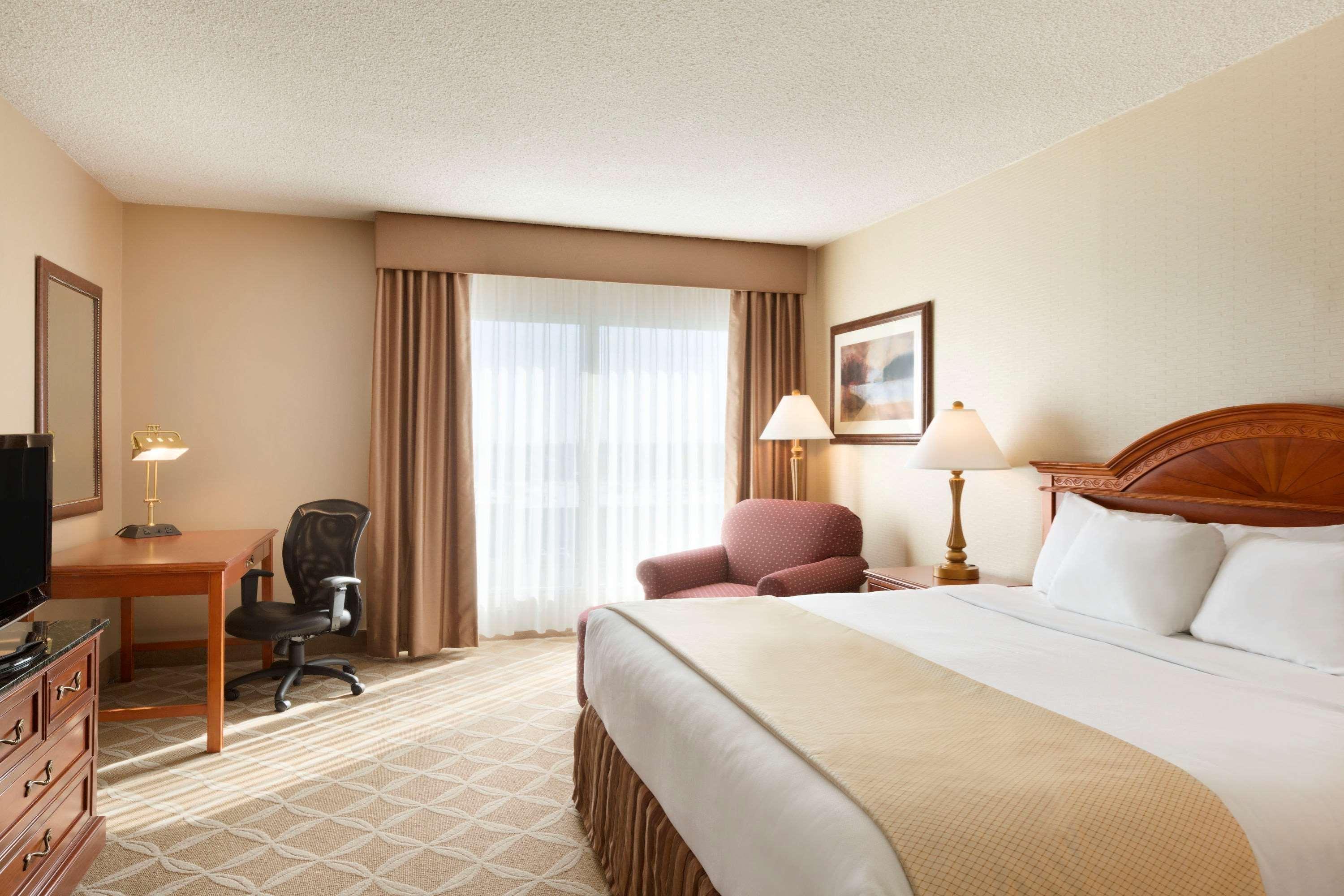 Border Inn & Suites Lloydminster Exteriör bild