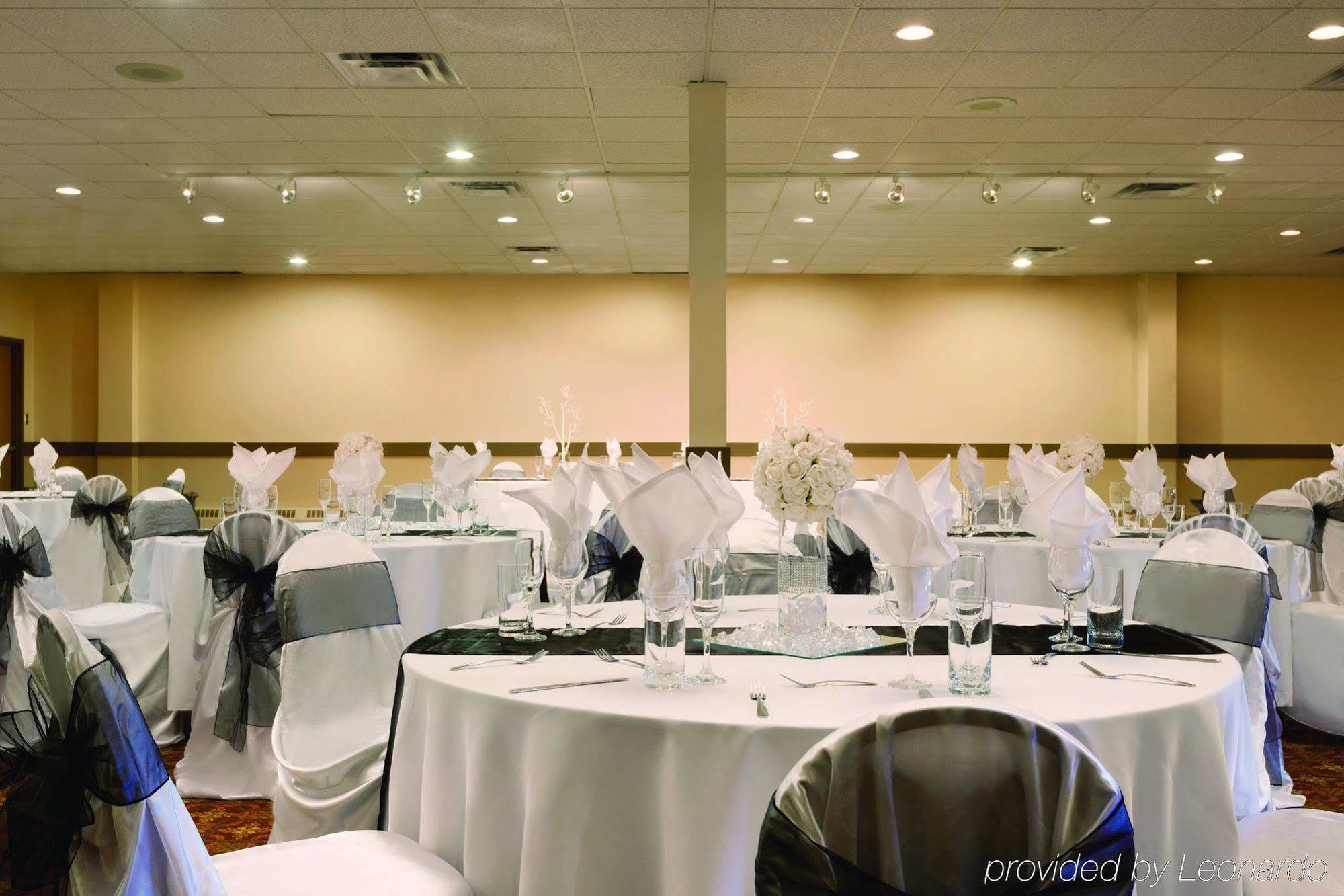 Border Inn & Suites Lloydminster Exteriör bild